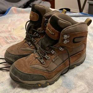 Hi-Tec Waterproof, Suede Skamania Hiking Boots